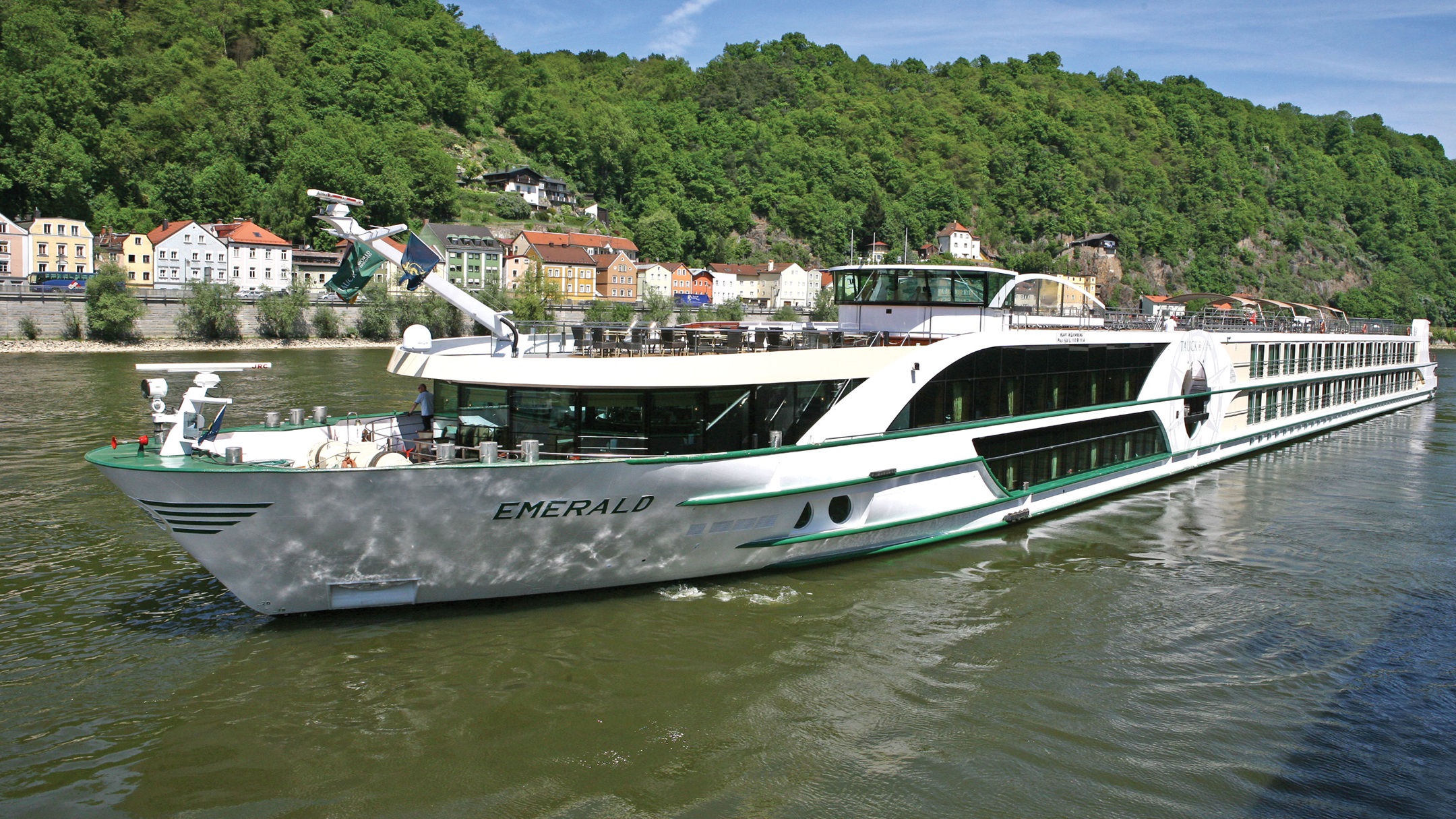 do tauck river cruise ships have balconies